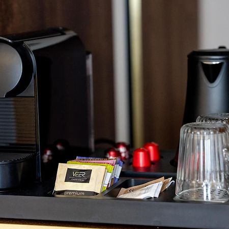Sleep&Fly Okecie Warsaw Airport Bed & Breakfast ภายนอก รูปภาพ